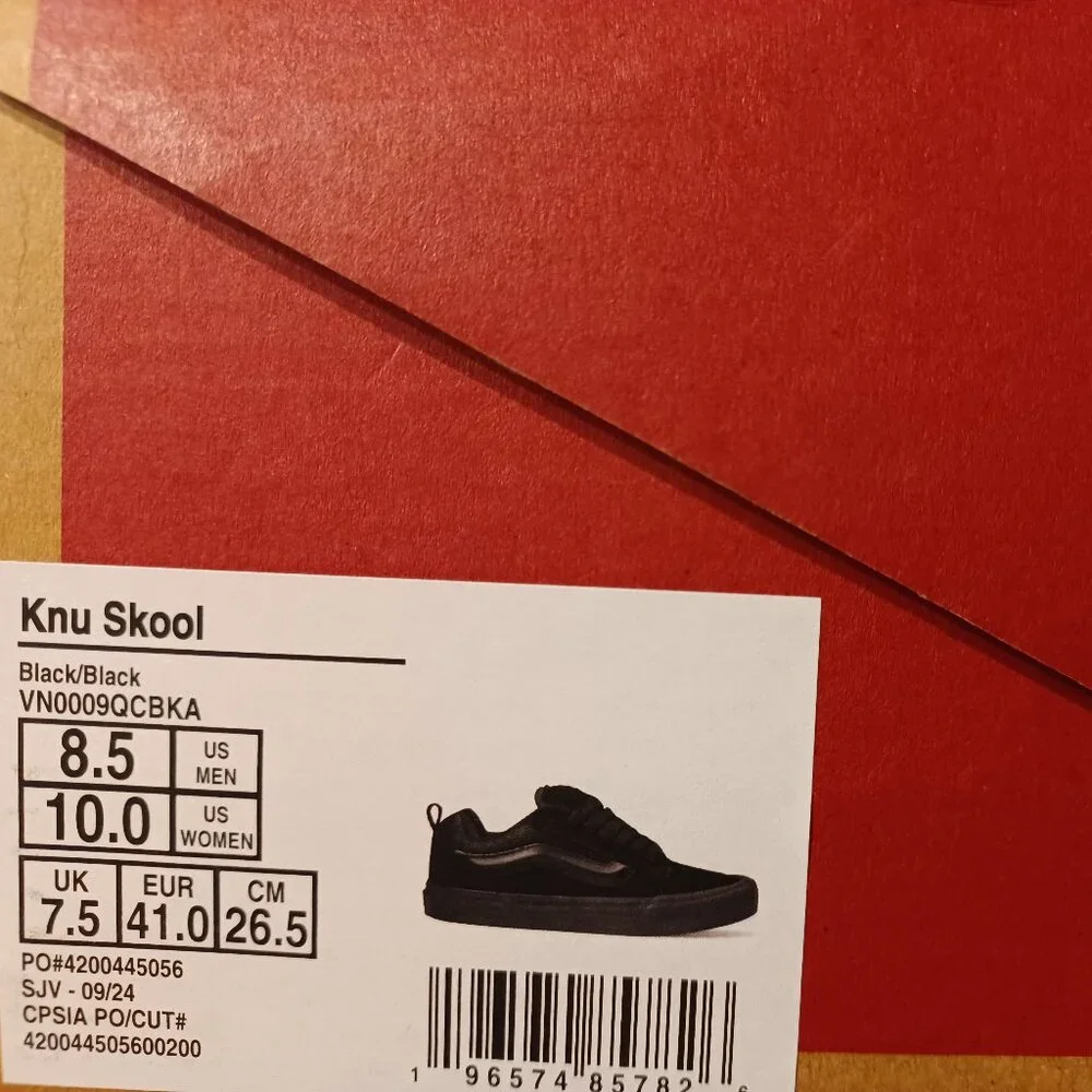 Vans Men's 8.5/Women's 10 Knu Skool Triple Black/Black VN0009QCBKA